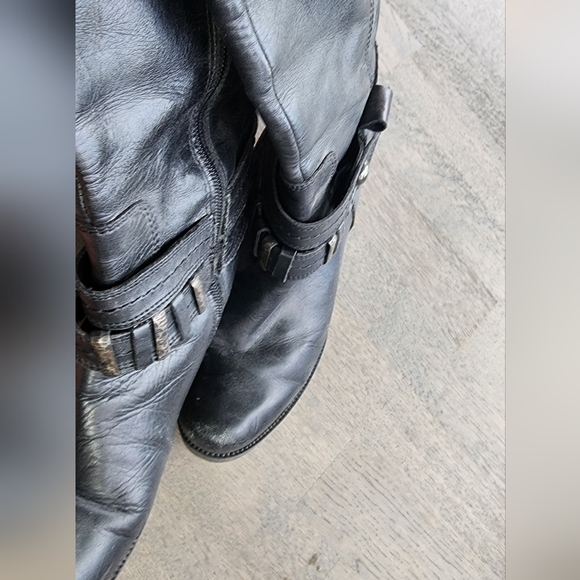 Tall boots - Picture 5 of 6